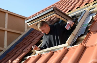 Pose de fenêtres de toit Velux à Combrand